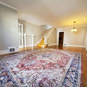 Meet your Posher, Mira